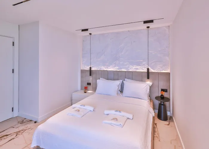 Serenity Pearl Hotel *